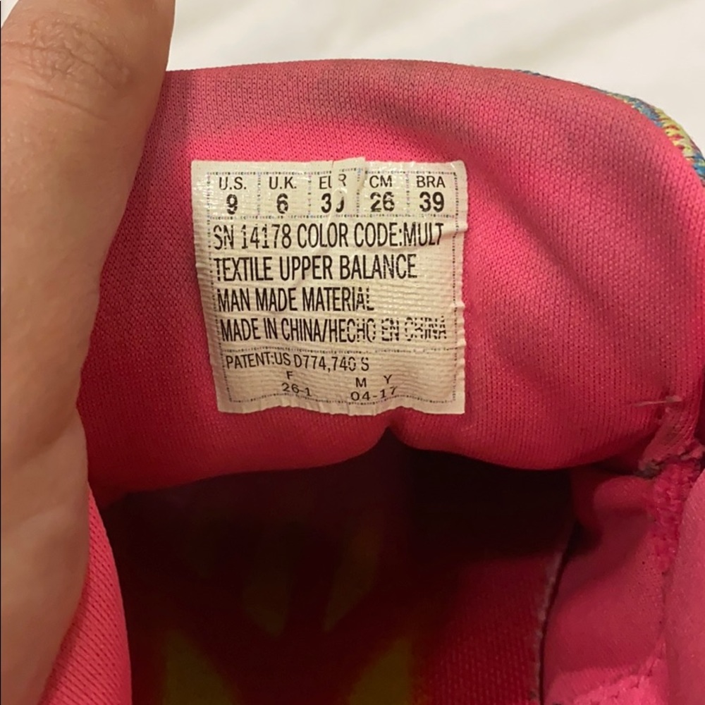 Running Shoes - Picture 5 of 5